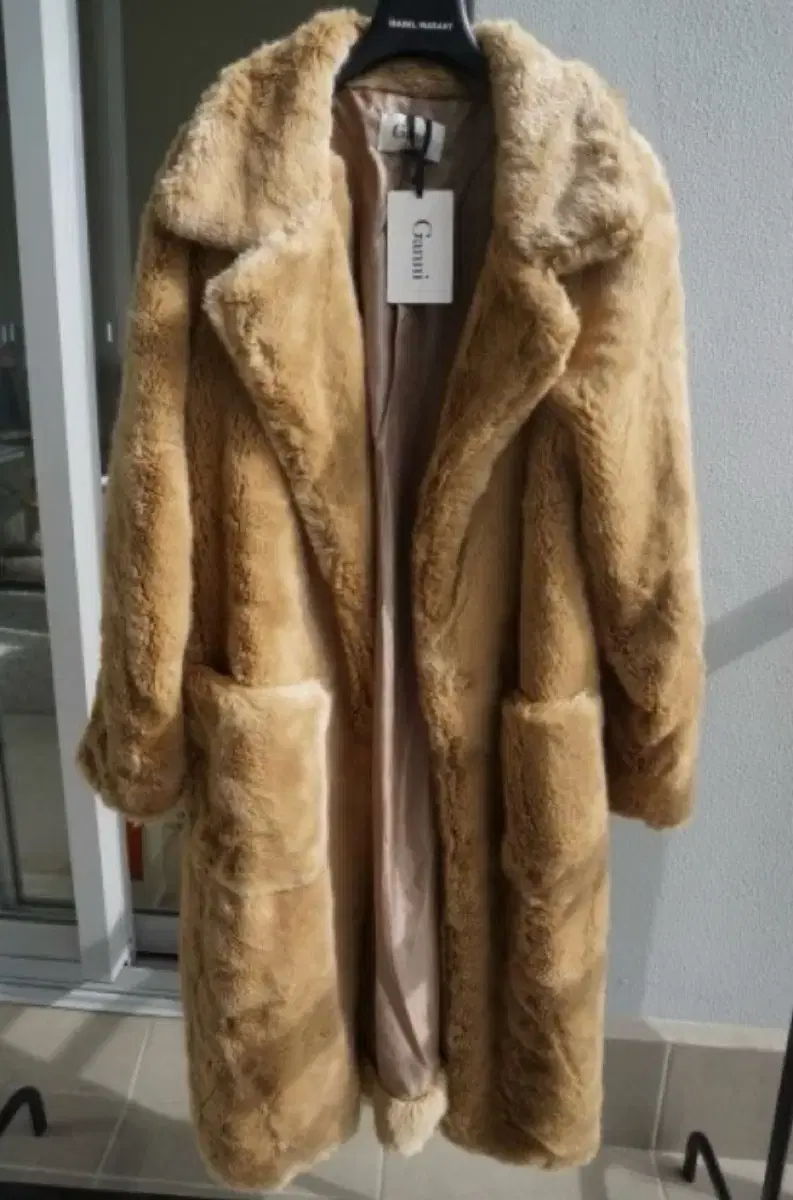 Ganni faux fur coat 가니 퍼코트/퍼자켓